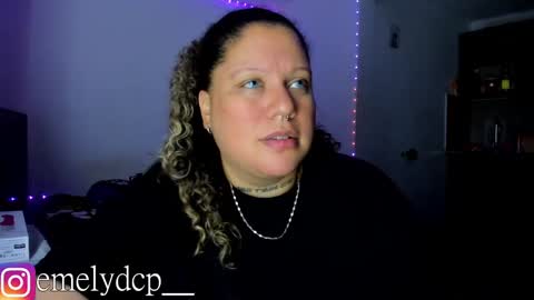 Snapshot of mariana_smittt chatting on 09-25-25, 06:28   Independent Model online show from 09-25-25, 06:28