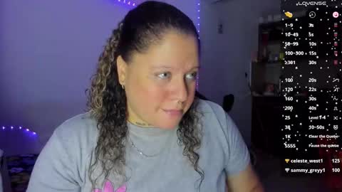 Snapshot of mariana_smittt chatting on 10-15-25, 06:02   Independent Model online show from 10-15-25, 06:02