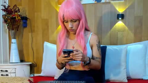 Mariana Angel online show from 12-17-25, 07:09