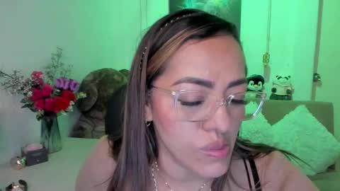 Snapshot of marianalopez81 chatting on 02-26-25, 07:31 Mariana Lopez online show from 02-26-25, 07:31