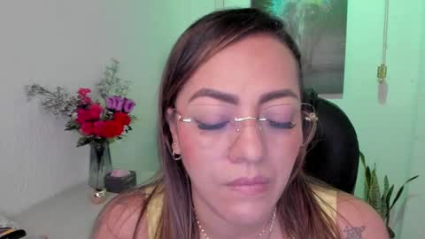 Snapshot of marianalopez81 chatting on 03-04-25, 03:44 Mariana Lopez online show from 03-04-25, 03:44