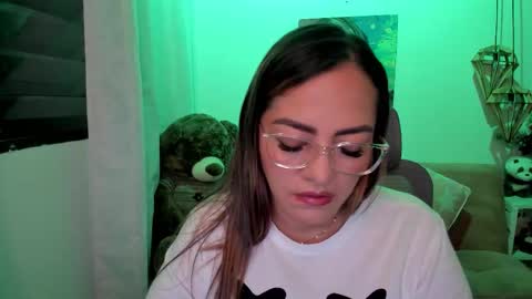 Snapshot of marianalopez81 chatting on 10-04-25, 12:41 Mariana Lopez online show from 10-04-25, 12:41