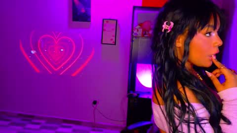 Mariana Prada online show from 10-25-25, 05:26