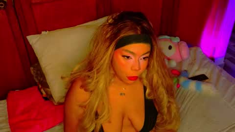 Mariana Prada online show from 11-29-25, 07:00