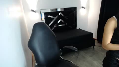 Snapshot of marianarojas_ chatting on 08-02-26, 03:27 Mariana online show from 08-02-26, 03:27