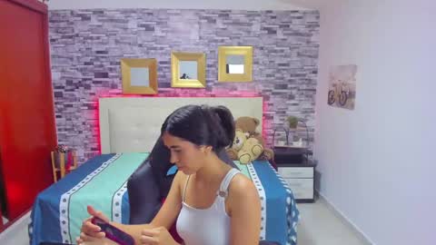 Snapshot of marianaxxx__ chatting on 12-11-24, 08:39 Mariana online show from 12-11-24, 08:39
