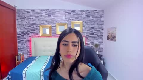 Snapshot of marianaxxx__ chatting on 01-12-25, 12:28 Mariana online show from 01-12-25, 12:28