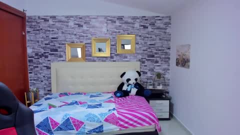 Snapshot of marianaxxx__ chatting on 01-18-25, 11:44 Mariana online show from 01-18-25, 11:44