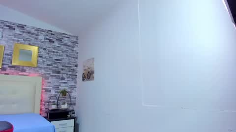Snapshot of marianaxxx__ chatting on 01-21-25, 07:06 Mariana online show from 01-21-25, 07:06