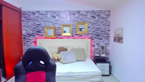 Snapshot of marianaxxx__ chatting on 02-04-25, 12:08 Mariana online show from 02-04-25, 12:08