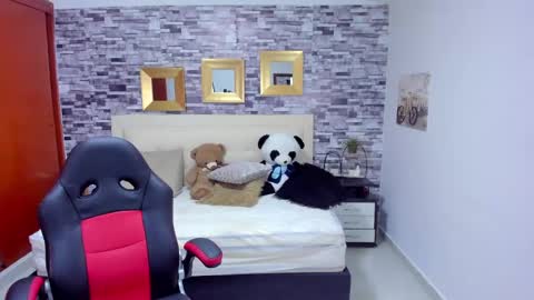 Snapshot of marianaxxx__ chatting on 02-12-25, 09:33 Mariana online show from 02-12-25, 09:33