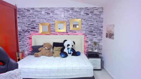 Snapshot of marianaxxx__ chatting on 02-26-25, 08:11 Mariana online show from 02-26-25, 08:11