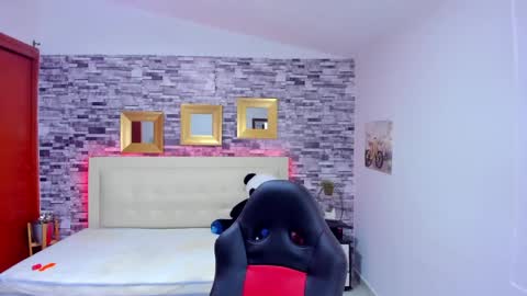 Snapshot of marianaxxx__ chatting on 03-01-25, 12:39 Mariana online show from 03-01-25, 12:39