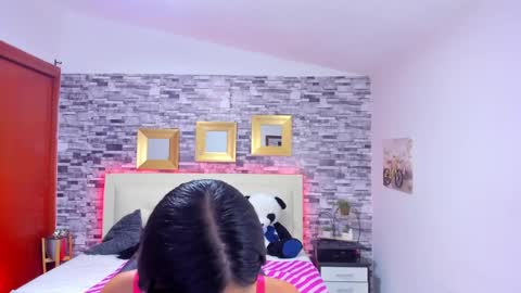 Snapshot of marianaxxx__ chatting on 03-04-25, 11:00 Mariana online show from 03-04-25, 11:00