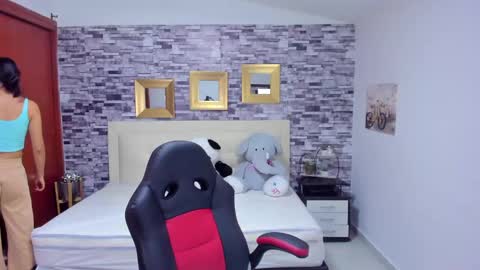 Snapshot of marianaxxx__ chatting on 03-06-25, 07:54 Mariana online show from 03-06-25, 07:54