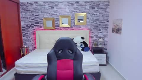 Snapshot of marianaxxx__ chatting on 03-12-25, 08:31 Mariana online show from 03-12-25, 08:31