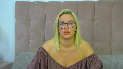 Maria online show from 03-12-26, 07:25