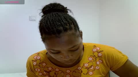 Snapshot of maribellah1 chatting on 03-22-26, 09:40 Pauline online show from 03-22-26, 09:40