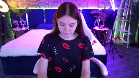 Snapshot of marich_ka chatting on 09-10-25, 06:02 MaRich Ka online show from 09-10-25, 06:02
