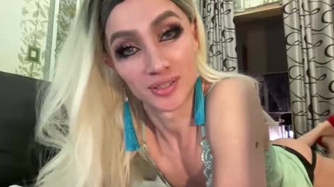 Snapshot of maridekoks chatting on 02-26-25, 07:27 Mari online show from 02-26-25, 07:27