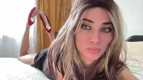 Snapshot of maridekoks chatting on 03-05-26, 10:11 Mari online show from 03-05-26, 10:11