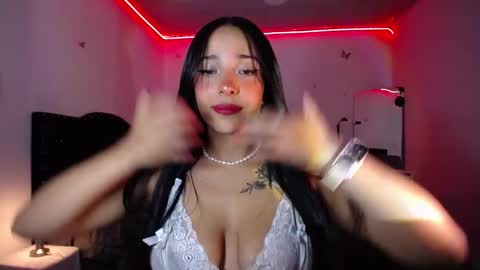 Nicolle online show from 01-25-25, 05:18