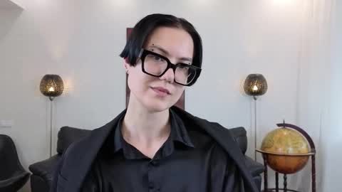 Snapshot of marie_fitch chatting on 05-22-26, 04:19 Marie Fitch online show from 05-22-26, 04:19