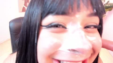 Snapshot of marie_harper chatting on 12-31-24, 01:30 Marie online show from 12-31-24, 01:30