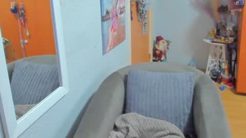 Snapshot of marie_marie03 chatting on 01-04-25, 12:05 Marie online show from 01-04-25, 12:05