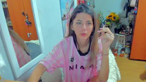 Snapshot of marie_marie03 chatting on 09-18-25, 05:53 Marie online show from 09-18-25, 05:53