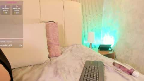 M A R I E online show from 05-14-26, 01:12