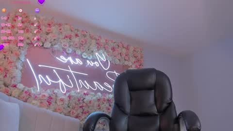 Snapshot of mariejane2 chatting on 01-29-25, 05:24 Im Marie Jane online show from 01-29-25, 05:24