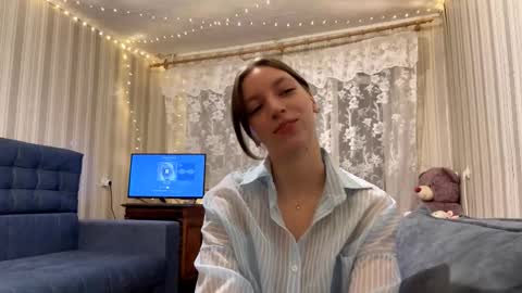 Snapshot of marielamilewski chatting on 11-12-25, 02:17 Marie online show from 11-12-25, 02:17