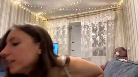 Snapshot of marielamilewski chatting on 11-13-25, 02:05 Marie online show from 11-13-25, 02:05