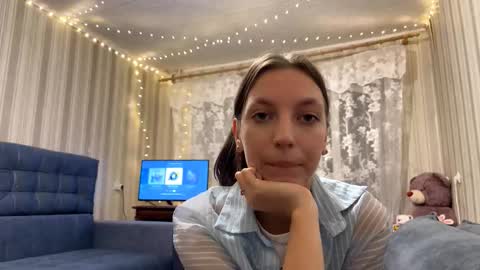 Snapshot of marielamilewski chatting on 11-14-25, 02:38 Marie online show from 11-14-25, 02:38