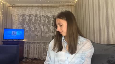 Snapshot of marielamilewski chatting on 11-21-25, 05:00 Marie online show from 11-21-25, 05:00