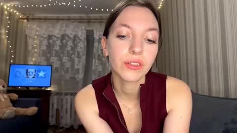 Snapshot of marielamilewski chatting on 11-22-25, 05:34 Marie online show from 11-22-25, 05:34