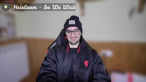 Snapshot of marielessfan chatting on 12-20-25, 12:51 Marie online show from 12-20-25, 12:51