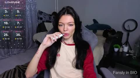 Snapshot of mariella__adams chatting on 05-30-26, 06:49 Maria online show from 05-30-26, 06:49