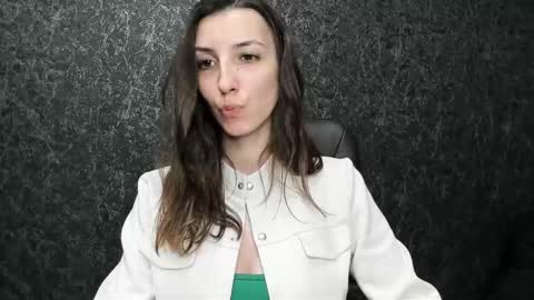 Snapshot of marielleanker chatting on 09-18-25, 06:15 marielleanker online show from 09-18-25, 06:15