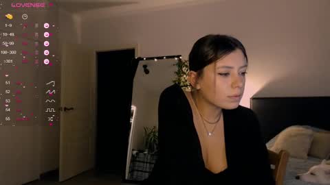 Snapshot of mariique chatting on 12-17-24, 02:55 Mari online show from 12-17-24, 02:55