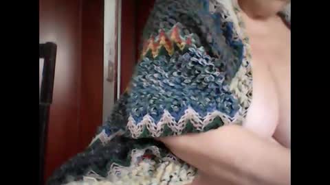 marilu64 online show from 01-25-25, 01:41