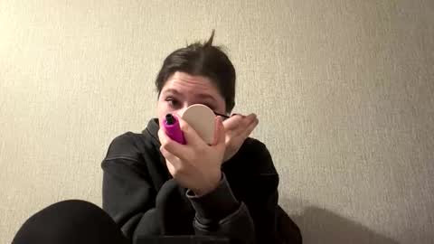 Snapshot of mariluarreola chatting on 03-17-26, 08:23 Emmie online show from 03-17-26, 08:23