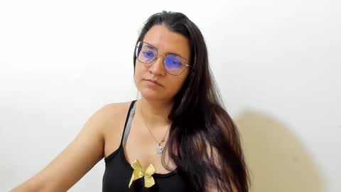 Snapshot of marilyn_garcia chatting on 10-27-25, 12:53 MARILYN SEXY online show from 10-27-25, 12:53