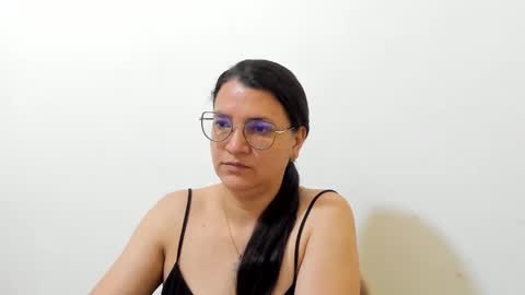 Snapshot of marilyn_garcia chatting on 10-28-25, 12:19 MARILYN SEXY online show from 10-28-25, 12:19