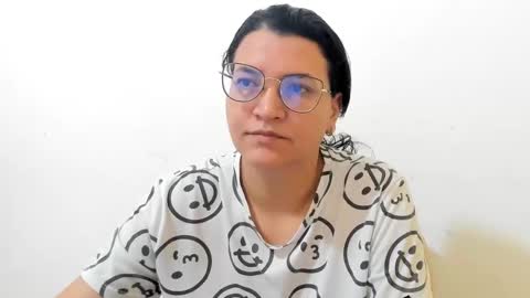 Snapshot of marilyn_garcia chatting on 11-16-25, 02:33 MARILYN SEXY online show from 11-16-25, 02:33