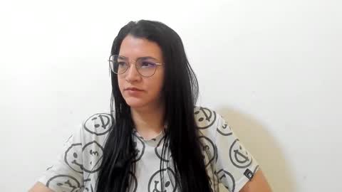 Snapshot of marilyn_garcia chatting on 11-23-25, 02:06 MARILYN SEXY online show from 11-23-25, 02:06