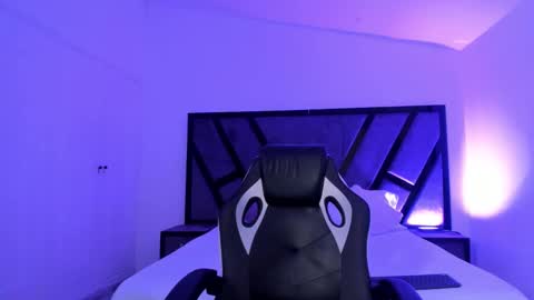 Snapshot of marilyndupont chatting on 09-13-25, 04:01 Marilyn online show from 09-13-25, 04:01