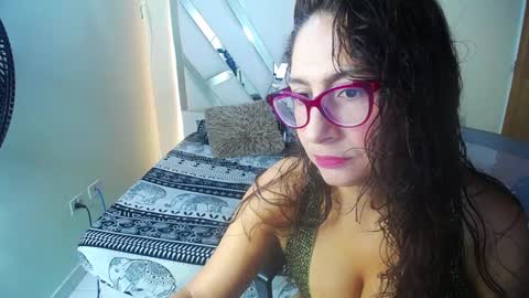 Snapshot of marilynetthan chatting on 12-18-24, 01:12 marilynetthan online show from 12-18-24, 01:12