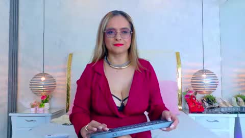 Marilyn Vega online show from 08-04-26, 09:06